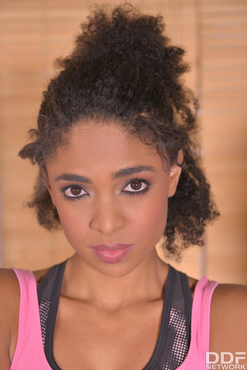 Жанночка, 24 года, 2 размер груди